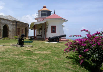 Fyren i Fort  George, Scarborough, Tobago (29kb)